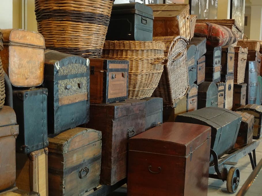 assorted, baskets, trunks, vintage luggage, ellis island, new york, travel, wooden, indoors, variation