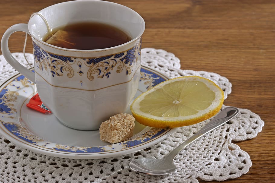 claro, taza de cristal, platillo, al lado, cuchara, taza de té, limón, porcelana, té, una taza de té