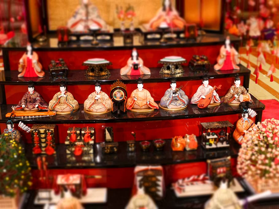 koleksi patung tradisional, jepang, hotel, festival boneka, suvenir, toko, pilihan, pengaturan, fokus selektif, variasi