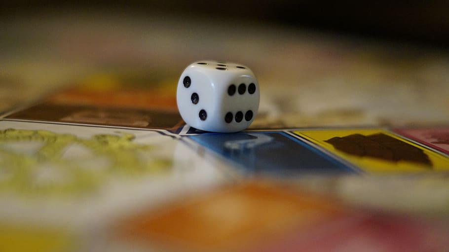 dice, board games, play, family, entertainment, leisure, game, board, challenge, chance