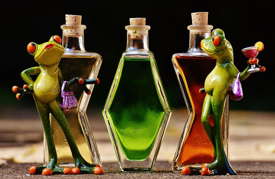 frogs, chicks, beverages, bottles, alcohol, figures, drink, benefit from, cute, frog