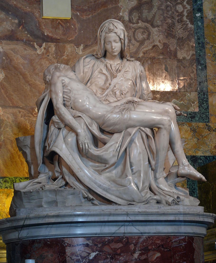 mulher, carregando, estátua do homem, piet, michelangelo, vaticano, basílica, escultura, mármore, a estátua de