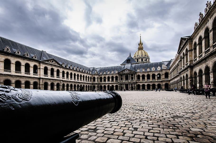 cannon, surrounded, buildings, les invalides, court of honor, gun, military, barracks, paris, architecture