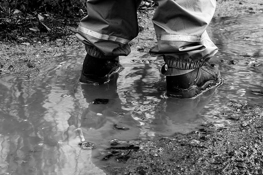 puddle, feet, legs, small child, child, rain pants, mirroring, reflection, high dynamic range, hdr