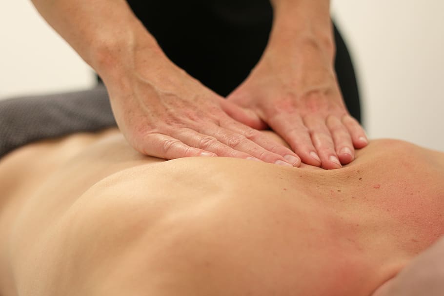 masaje, espalda, masaje de tejido profundo, parte del cuerpo humano, atención médica y medicina, mano humana, mano, adulto, parte del cuerpo, lesión física