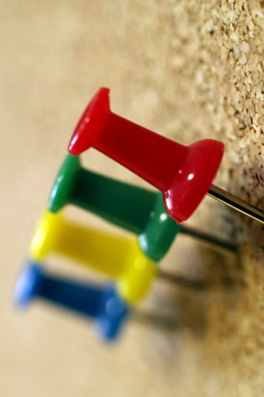 Tacks, Colorful, Pin Board, green, office, planning, blue, precision, red, studio shot