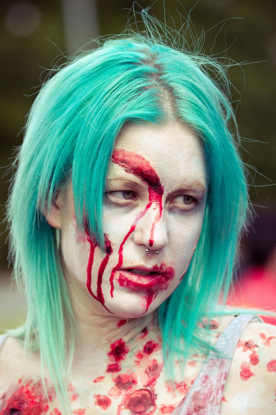 zombie, zombie walk, muertos vivientes, retrato, maquillaje, una persona, miedo, cabello teñido, tiro en la cabeza, halloween