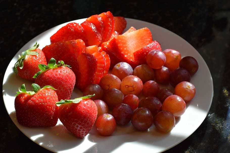 grape, grapes, strawberry, strawberries, fruit, food, red, healthy, fresh, plant