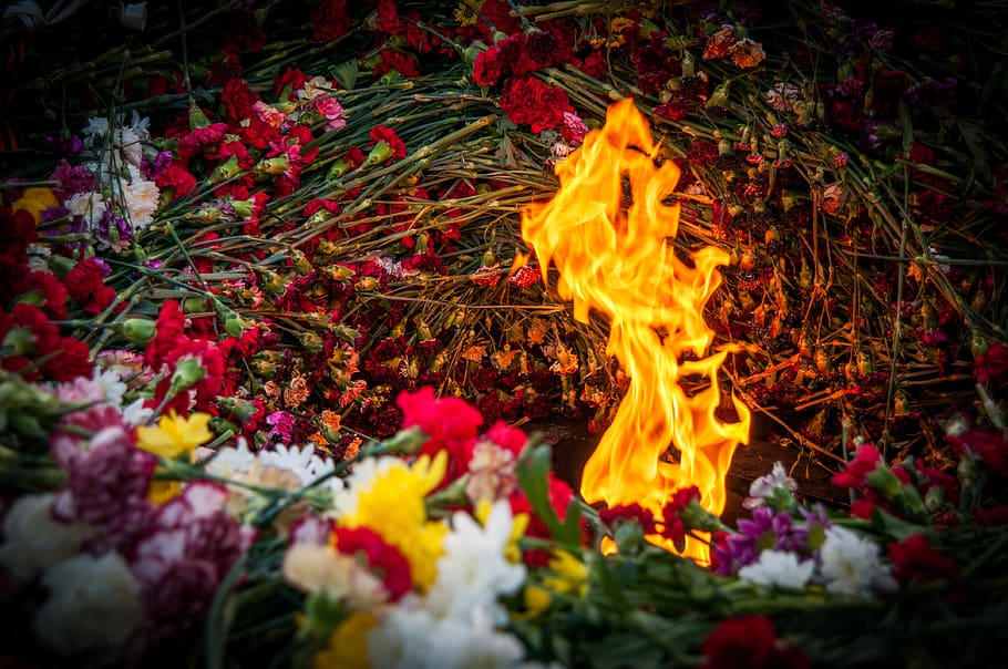 a chama eterna, 9 de maio, lembramos, desfile, vitória, memória, férias, soldados, rússia, flores
