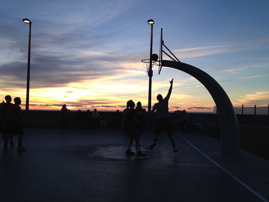 silueta, gente, jugando, baloncesto, puesta de sol, deporte, pelota, juego, cielo, sol