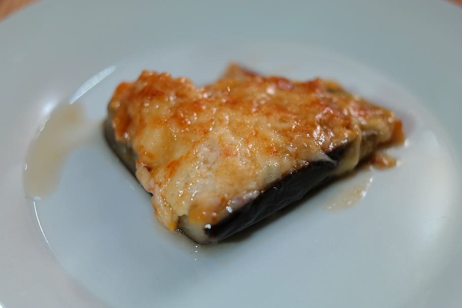 eggplant, before dining, food, scalloped, cheese, eat, delicious, food and drink, plate, ready-to-eat