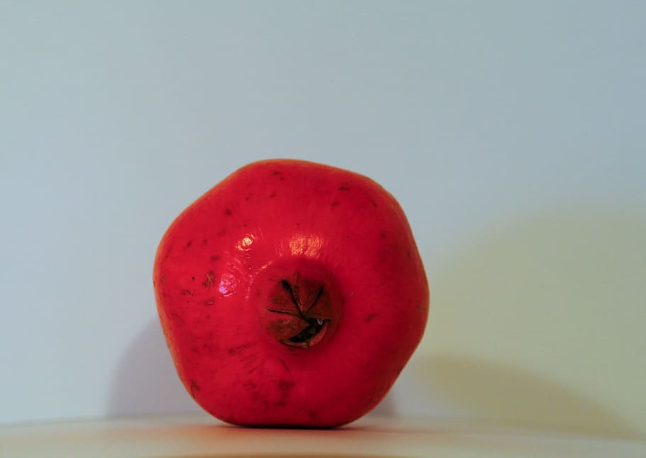 fruit, red fruit, pomegranate quite, healthy eating, food and drink, food, wellbeing, red, studio shot, freshness