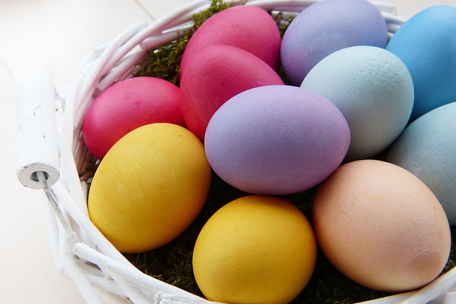 바구니, 부활절 달걀, 화려한, 자연 색상, 색깔의, 염료 계란, 자체 제작, 부활절, 부활절 축하, 초대