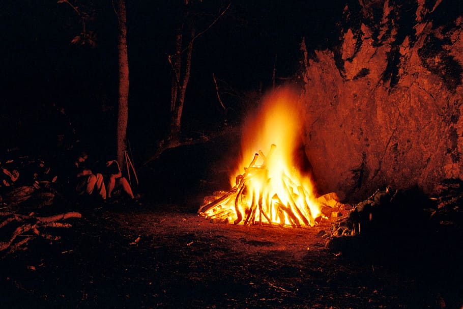 api unggun, orang-orang, api, malam, batu, ritual, seminar, hutan belantara, petualangan, pondok keringat