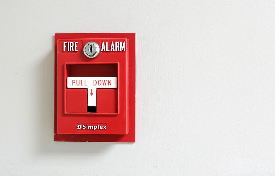 выключатель пожарной сигнализации, сигнализация, пожарная сигнализация, красный, опасность, безопасность, аварийная ситуация, пожар, красный цвет, аварии и бедствия
