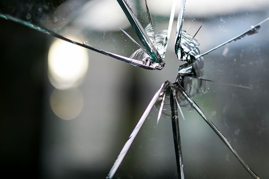 明確なひびの入ったガラス, ガラス, 壊れた, 断片化された, 穴, 亀裂, ディスク, ウィンドウ, ガラスの破損, スプリッター