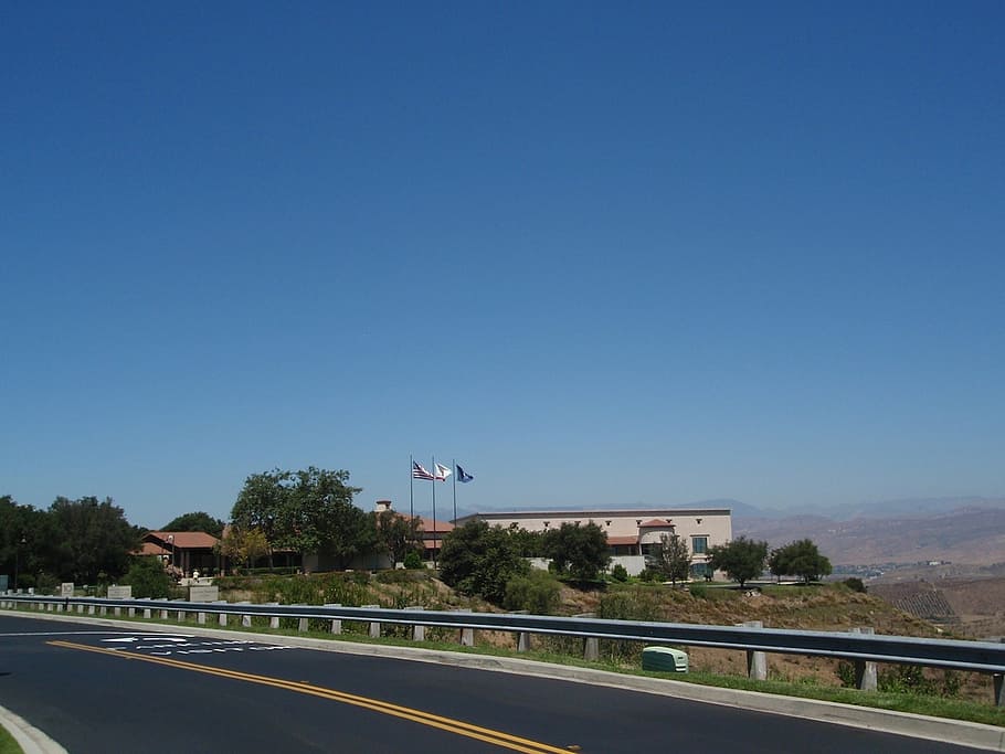 ronald, reagan, library, overview, simi, valley, road, flags, marking, presidential