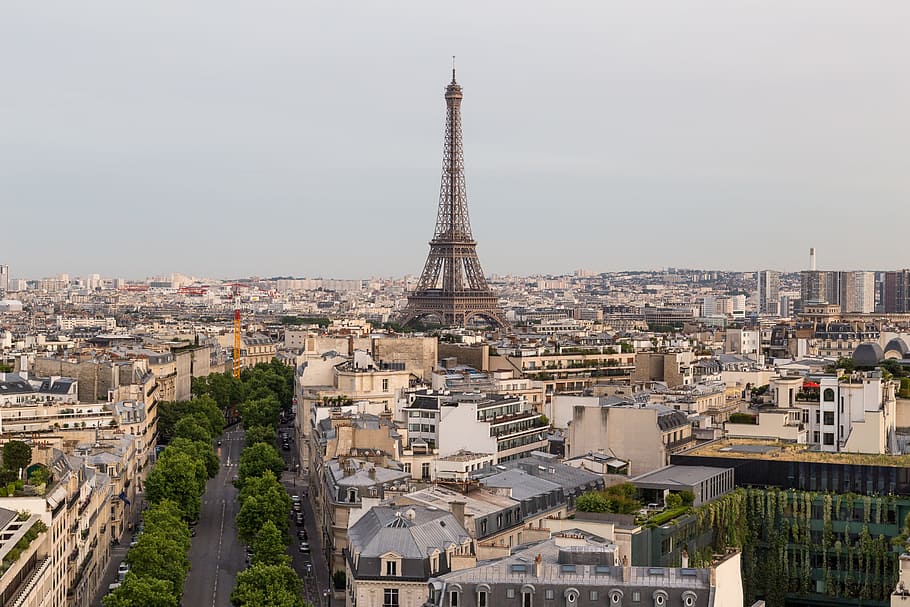 Torre Eiffel, París, la vista desde el Arco del Triunfo, estructura construida, ciudad, arquitectura, exterior del edificio, torre, paisaje urbano, edificio