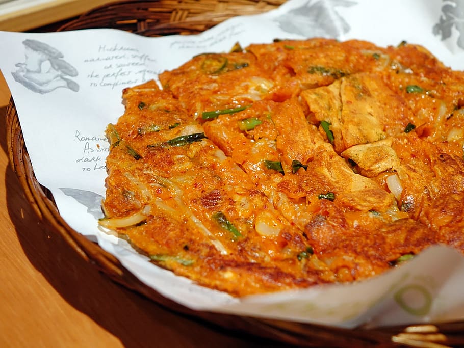 baked, cheese, veggies pizza, tray, kimchi pizza, korean, spicy, vegetable, kimchi, chili
