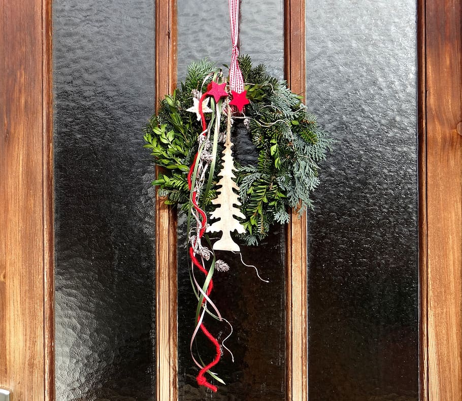door wreath, advent, door decoration in the advent, christmas decoration on the front door, plant, hanging, growth, nature, decoration, wood - material
