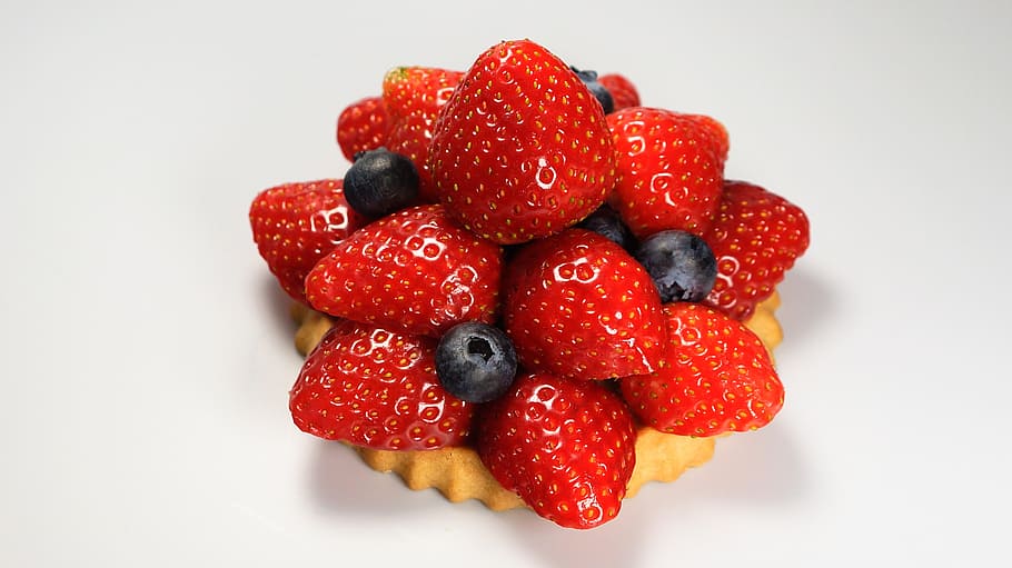 strawberries, barberries, top, biscuit, cake, tart, blueberries, red, blue, fruits