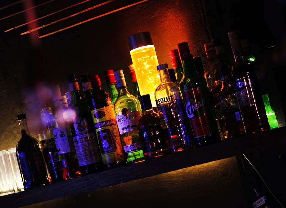botellas de licor, estante, bar, bebidas, alcohol, botellas, restaurante, pub, cóctel, alcohólico