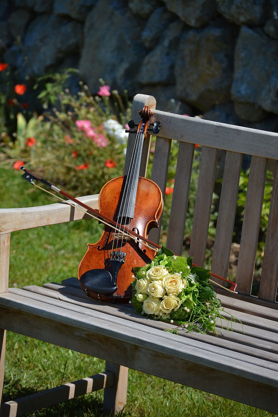 violin, bridal bouquet, wood - material, seat, music, bench, nature, musical instrument, day, string instrument