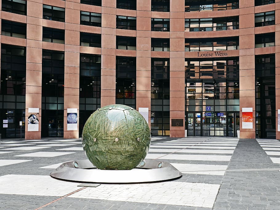 Parlamento europeo, patio, centro, bola, entrada del parlamento, entrada principal, louise white, alsacia, estrasburgo, ciudad europea