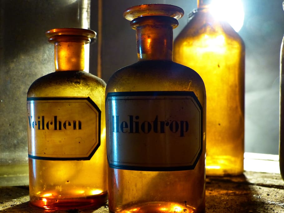 tres, marrón, botellas de vidrio, vidrio, botella, viejo, botella de farmacia, transparente, decoración, luz de fondo
