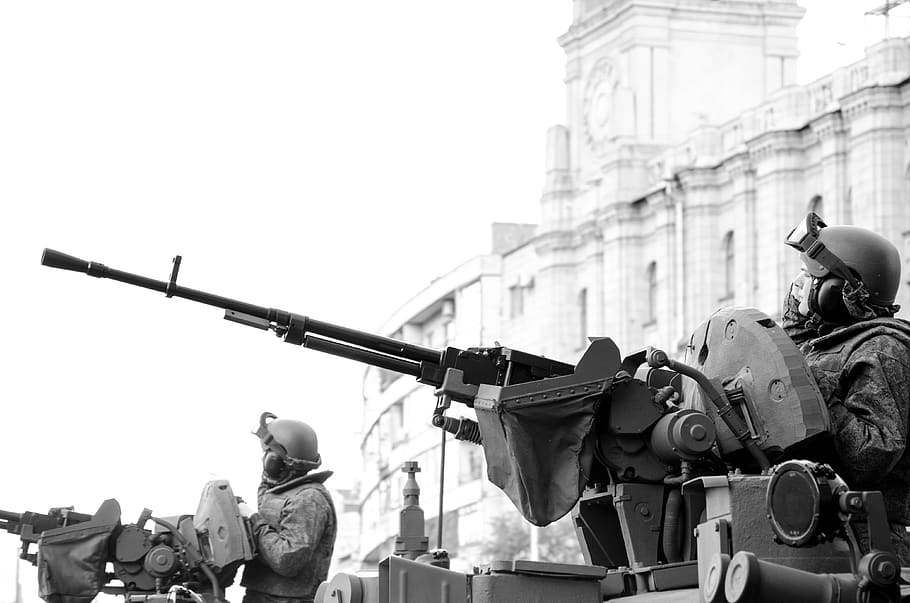 black and white, military, army, gun, war, vehicles, weapons, architecture, building exterior, group of people