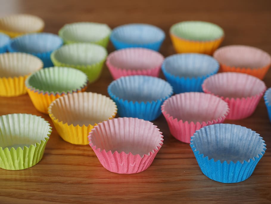 muffin cups, paper cups, ramekins, bowls, bake, baking dish, small cakes, cookies, cupcake muffins, muffins