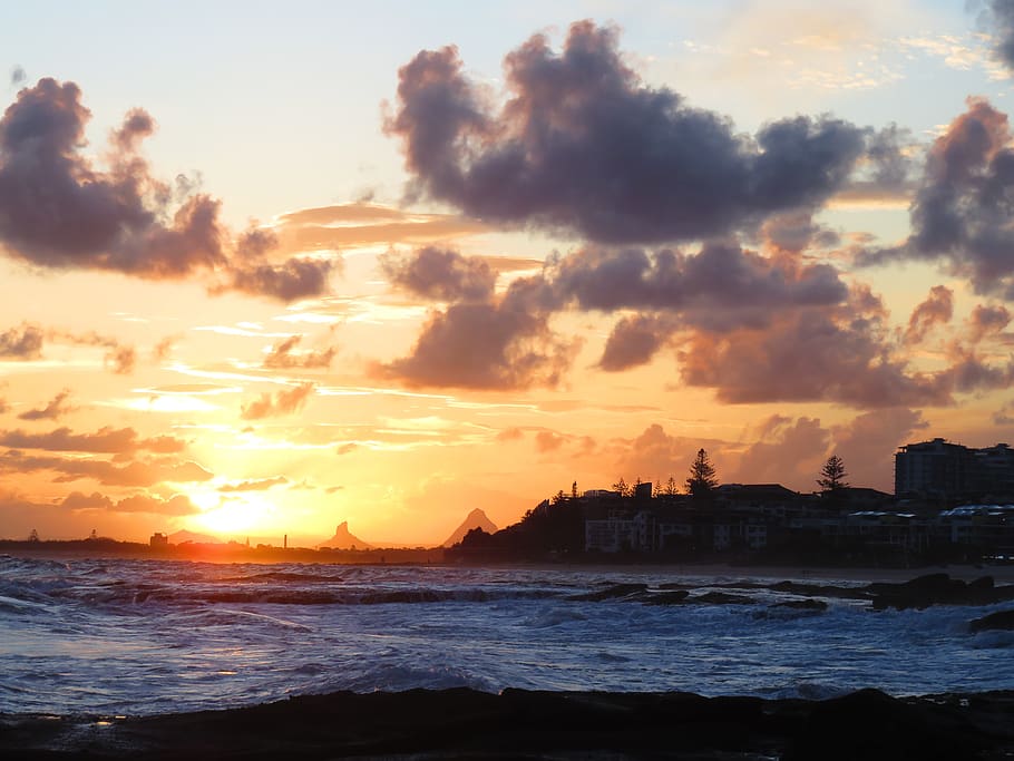 puesta de sol, montañas de invernadero, queensland australia, cielos, cielo, nube - cielo, belleza en la naturaleza, agua, mar, pintorescos - naturaleza