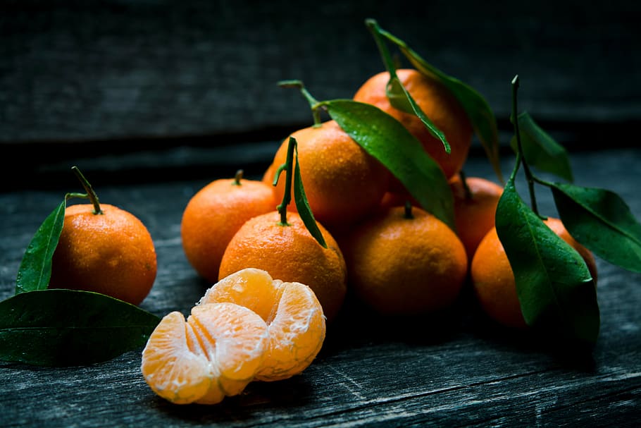 frutas laranja, laranja, tangerina, fruta, saudável, comida, vitamina, verde, folha, de madeira