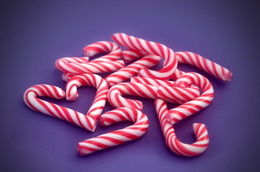 red-and-white candy canes, candy cane, candy, cane, winter, christmas, heart, pile, heap, design