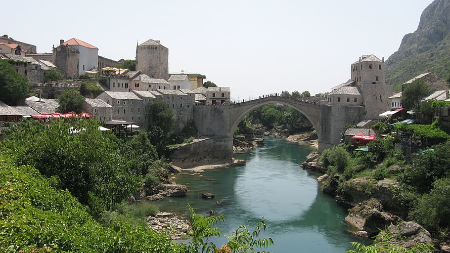 foto, gris, hormigón, puente, a través, río, stari most, casco antiguo, mostar, bosnia y herzegovina