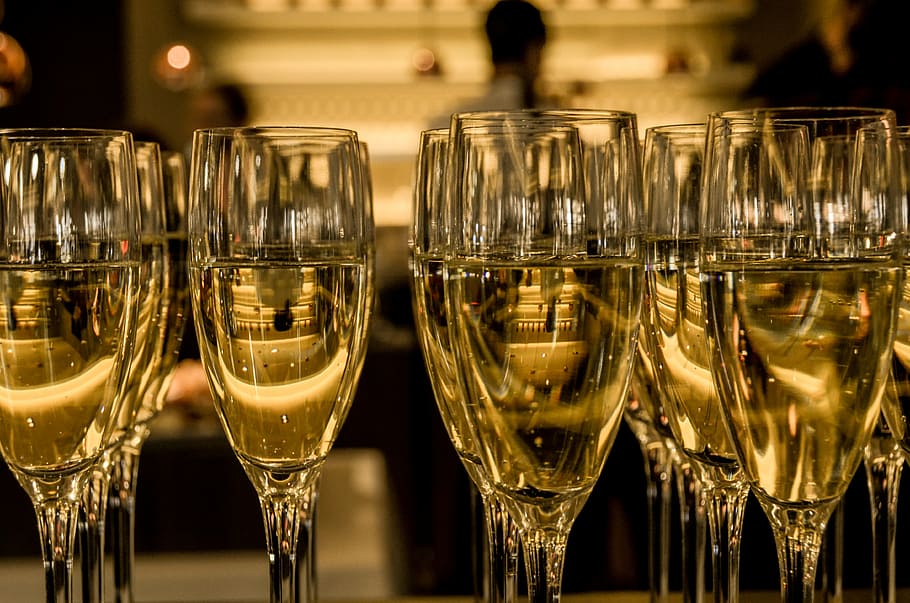 満たされた, 透明な, ワイングラス, マ​​ティーニ, グラス, ロット, シャンペーン, スパークリングワイン, 新年, ナイ