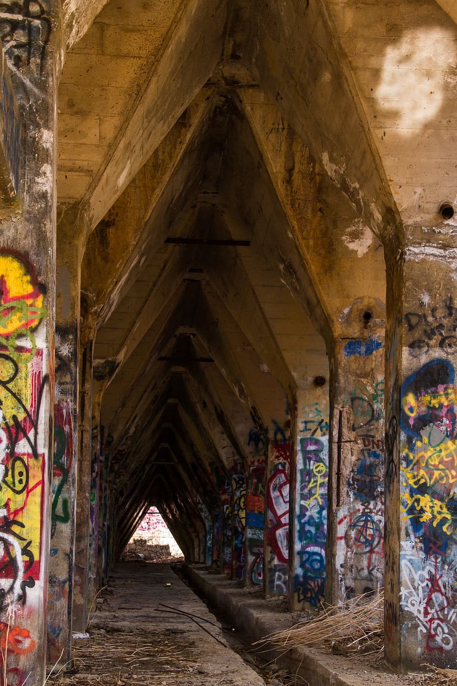 graffiti, ruin, old, abandoned, paint, deserted, hallway, corridor, dilapidated, decrepit