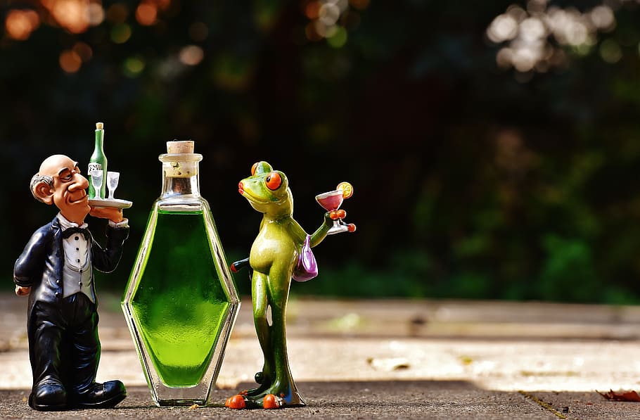 Waiter, Frog, Beverages, Bottle, chick, alcohol, figures, drink, benefit from, cute