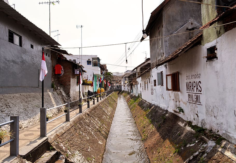 ditch, village, river, indonesia, architecture, town, urban, outdoor, house, building exterior