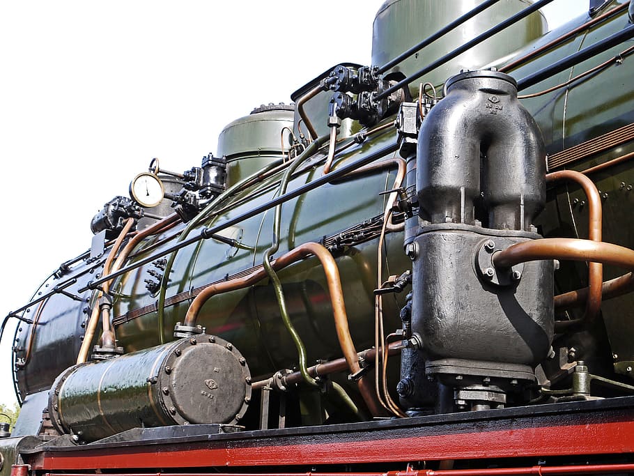 steam locomotive, boiler, heater page, lines, pipes, water pump, preheater, valve, steam dome, sand pit