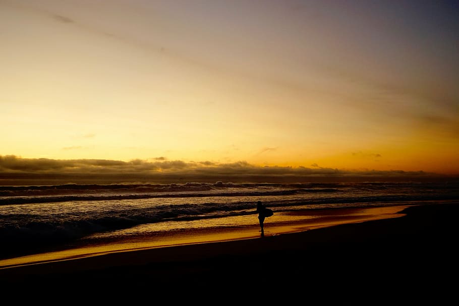 fotografia silhueta, pessoa, em pé, costa, natureza, água, mar, oceano, ondas, praia