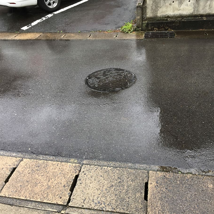 Rainy, Manhole, Road, rain, the manhole, on the roadside, asphalt, day, outdoors, built structure