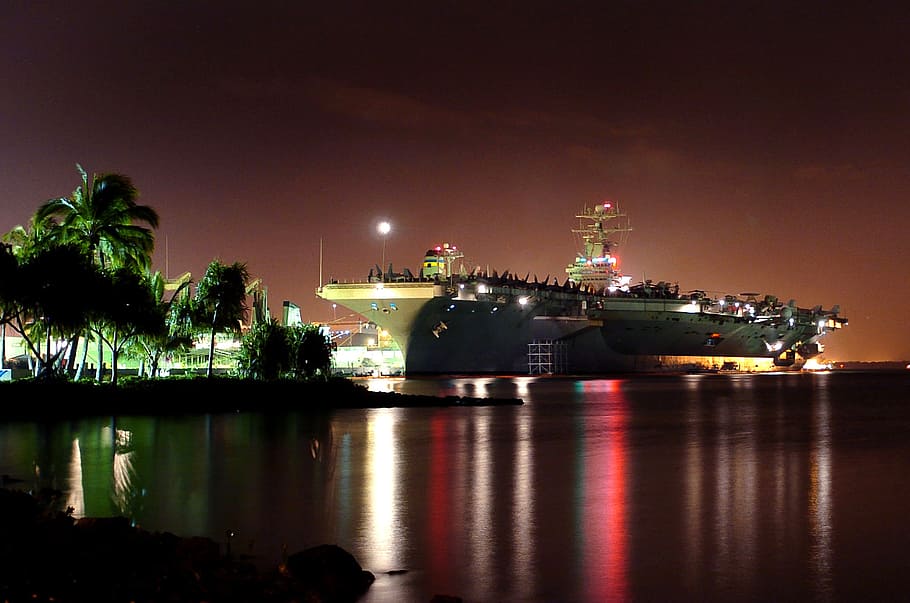 Gris, crucero, junto a la orilla del mar, Pearl Harbor, Hawaii, barco, portaaviones, marina, militar, noche