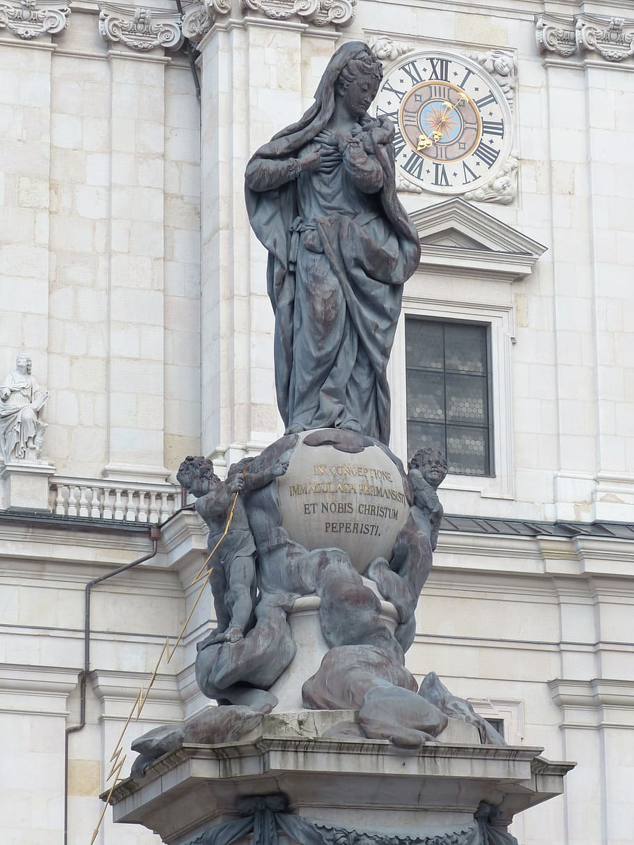 Coluna mariana, pilar, figura, wolfgang hagenauer, johann baptist hagenauer, personagem principal, globo, imponente, estátua, maria immaculata