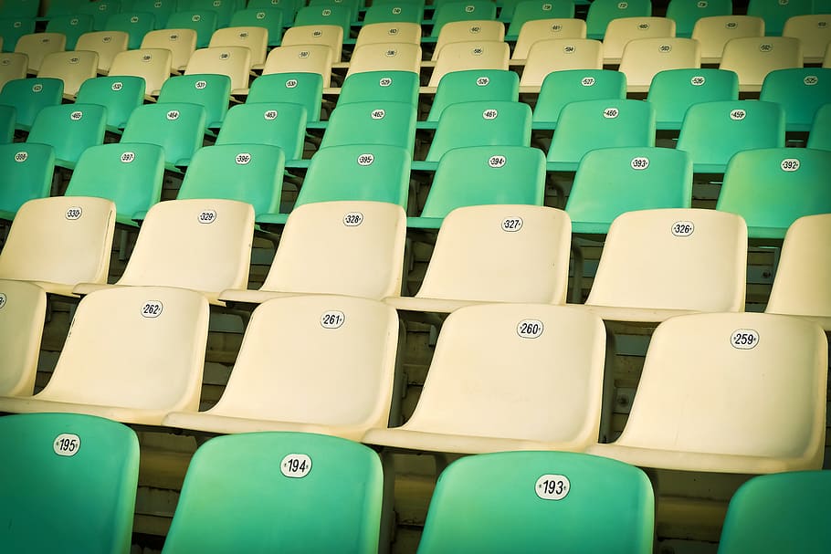 白, 緑, 椅子, 建築, 座る, 建物, 座席の列, スタジアム, 座席番号, プラスチック