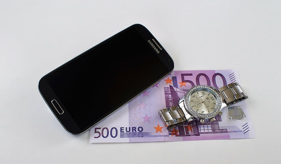 ブラック, サムスンandroidスマートフォンオフ, トップ, 500ユーロ紙幣, 丸いシルバー色のクロノグラフ, 時計, 腕時計, 携帯電話, プロフェッショナル, お金