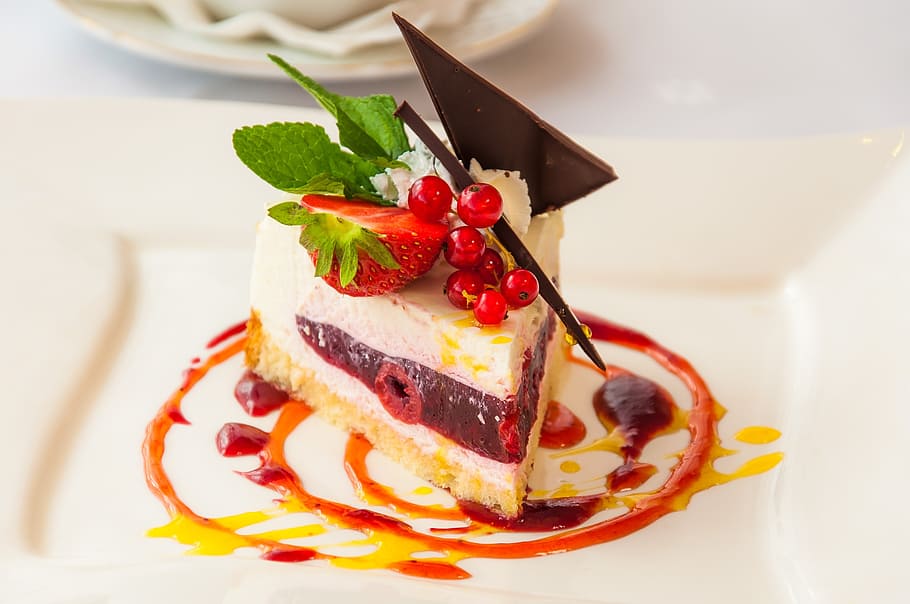 slice cake, strawberry toppings, the cake, dessert, eating, bun, colorful, sweet dish, taste, cake with cream