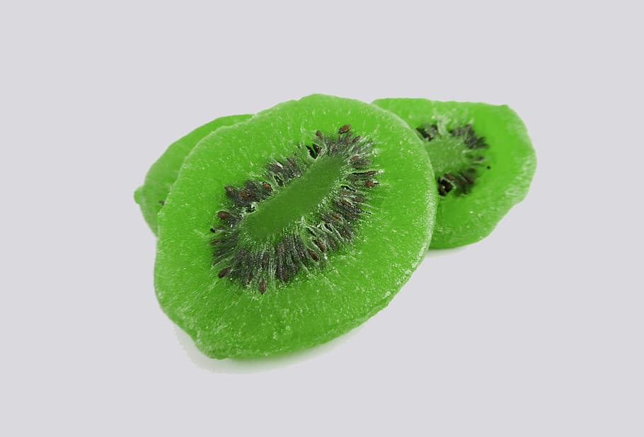 Форма листа киви. Киви сушеный. Зеленый сушеный фрукт. Киви цукаты. Зеленый высушенный фрукт.