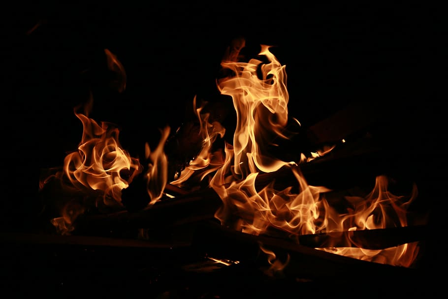 夜間のたき火, たき火, 暗い, 夜, 火, 炎, 熱い, 光, 燃える, 熱-温度