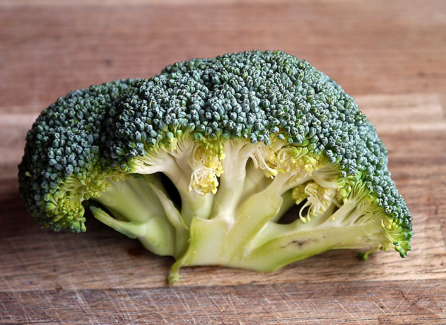 green, broccoli, shallow, focus photography, vegetable, food, healthy, brocoli, ingredient, diet